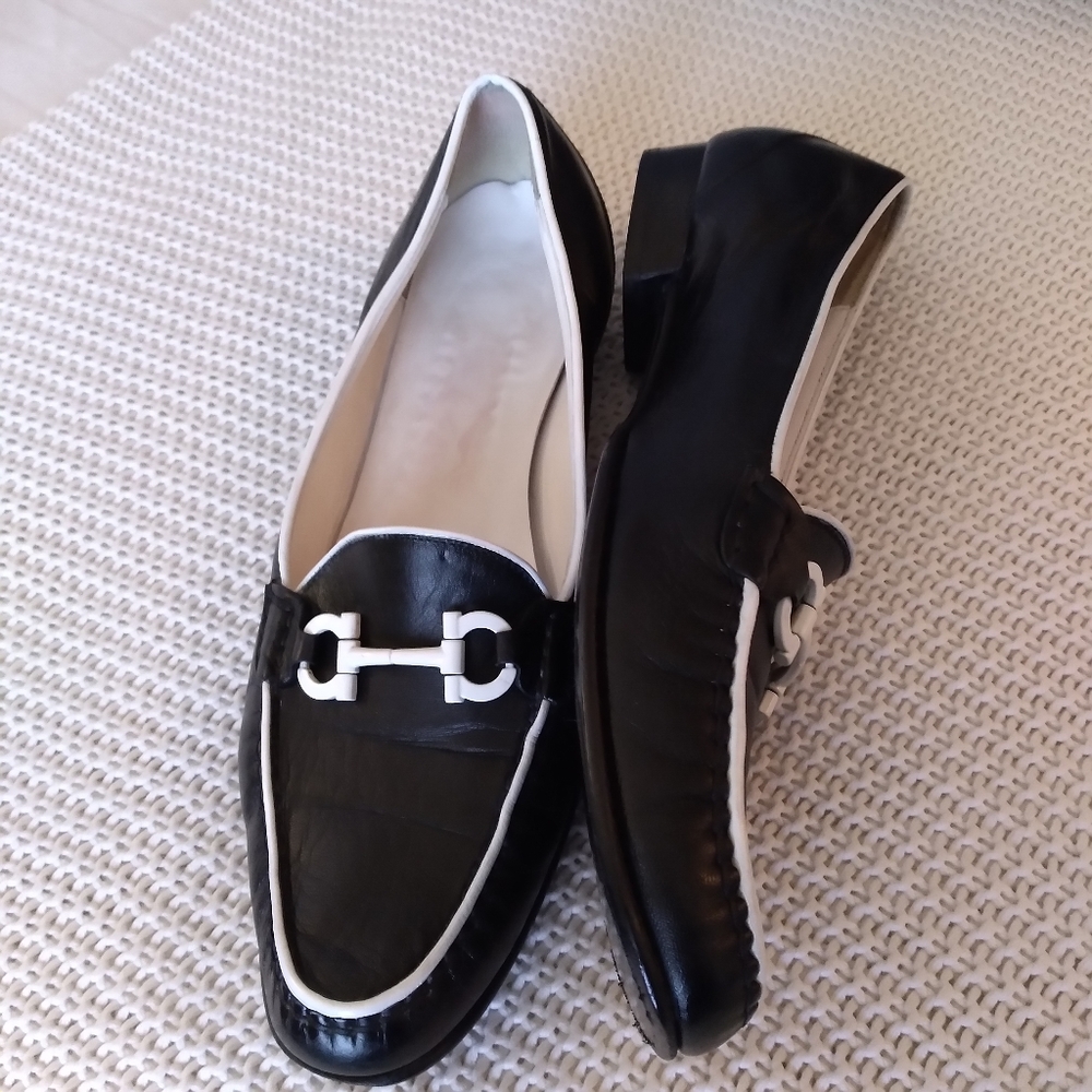 Classic Salvatore Ferragamo Loafers 9.5 B